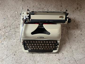 Macchina da Scrivere Triumph Perfekt + Custodia