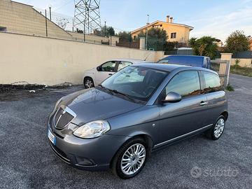 Lancia Ypsilon 1.2 69 CV Unyca