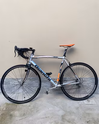 Bici da corsa bianchi via nirone