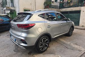 MG zs luxury 
