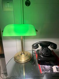 lampada da biblioteca ottone e vetro verde anni 80