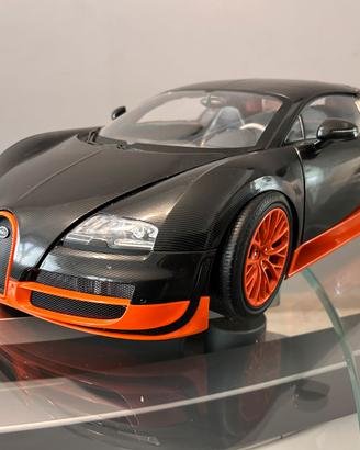 Modellino Bugatti Veyron Super Sport 1/8