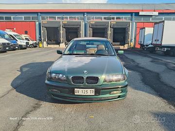 BMW 318i berlina
