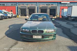 BMW 318i berlina