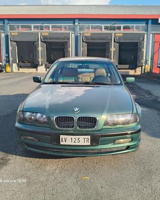 BMW 318i berlina