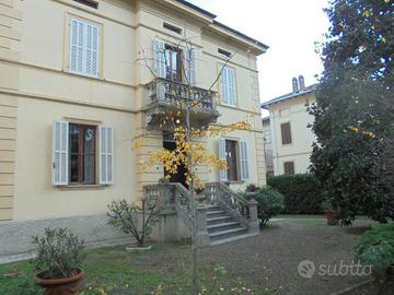 Villa di 550 m² con più di 5 locali e box auto dop