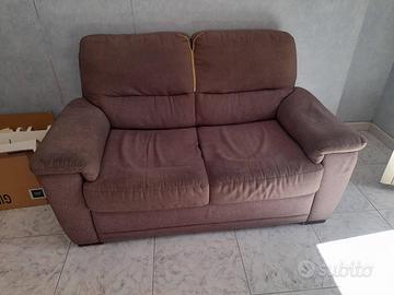 Divano due posti in stoffa