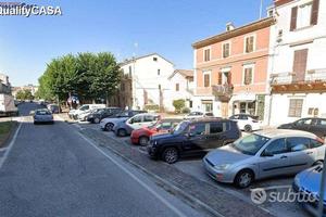 Negozio ristrutturato a Chiaravalle