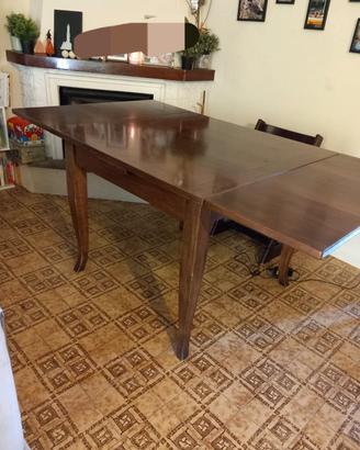 Tavolo da pranzo in legno di  faggio
