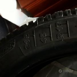 Treno di gomme invernali kleeber 215 45 r 17