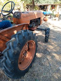 trattore agricolo 