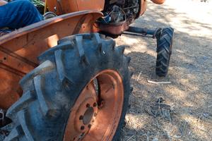 trattore agricolo 