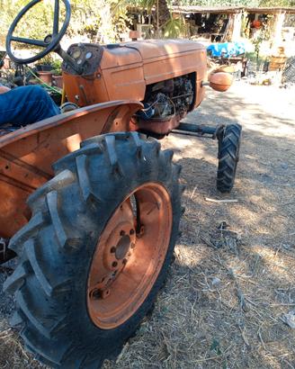 trattore agricolo 