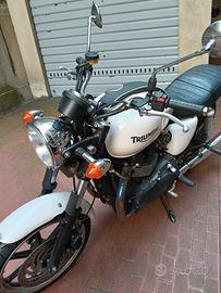 Triumph - Bonneville 900 T100