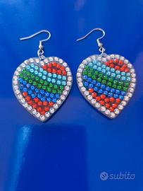 ORECCHINI A CUORE STRASS MULTICOLORE NATALE