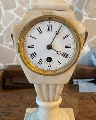 Orologio da appoggio in marmo
