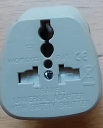 Adattatore universale da viaggio BS546 Tipo M 15A