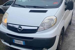 OPEL VIVARO VAN 2.5 CDTI 6 POSTI GANCIO TRAINO