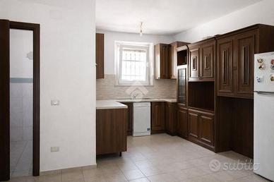 CASA SEMINDIPENDENTE A CASCINA