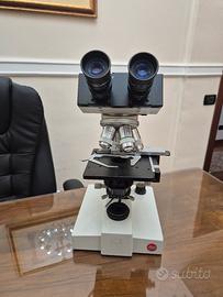 microscopio professionale leitz 