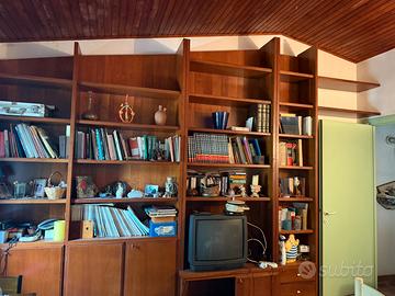 Libreria a parete legno massello
