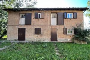 Rustico / Casale di 600 m² con più di 5 locali e b