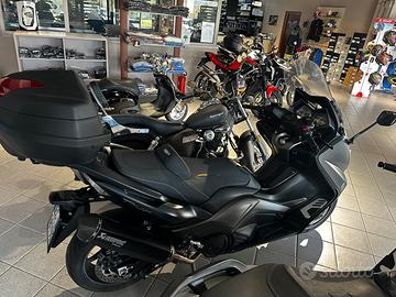 Yamaha t-max 530