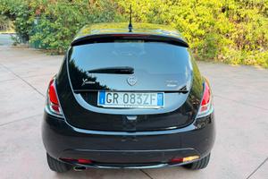 Lancia Ypsilon 1.0 FireFly 5 porte S&S Hybrid Gold
