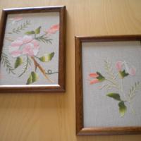 QUADRETTI CON FIORI RICAMATI SU LINO. 15X20, WINTA