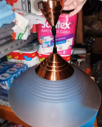 Lampadario in vetro e rame da cucina o taverna