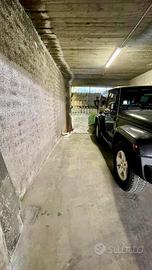 Posto moto/scooter coperto