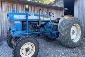 Trattore ford 5000