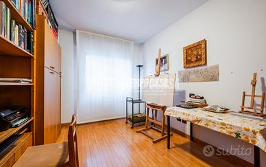 Stanza - Camera a Milano 4 locali