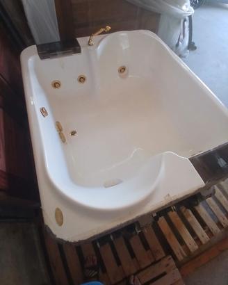 Vasca idromassaggio Jacuzzi 