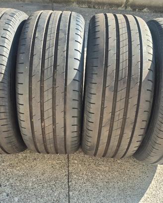 4.  Gomme. 215 / 55  /  R 16.  Estive 