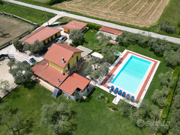 Residenziale con piscina