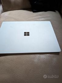 Surface laptop  14 pollici i5 7200 2.5 GHz 4 gb