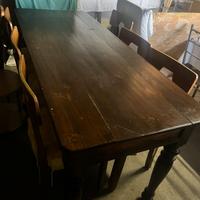 Antico tavolo “osteria” con gambe a cipolla