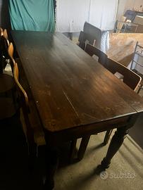 Antico tavolo “osteria” con gambe a cipolla