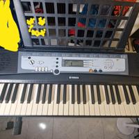 Tastiera Yamaha psr e213 + stand