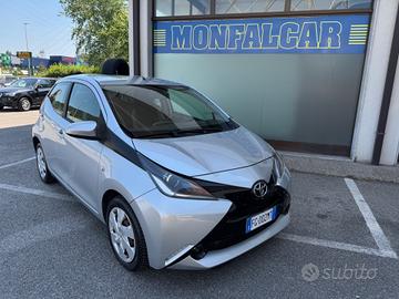 Toyota Aygo 1.0 VVT-i 69 CV 5 porte x-play