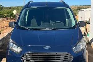 Ford transit courier come nuovo