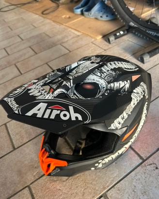 Casco airoh