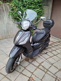 Beverly 300 i.e. ABS-ASR Police