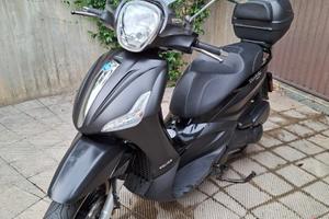 Beverly 300 i.e. ABS-ASR Police