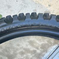 Metzeler 140/80/18 e 90/90/21