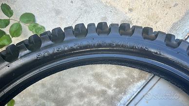 Metzeler 140/80/18 e 90/90/21