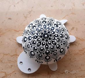 Tartaruga bianco bianca fermacarte mobile mandala 