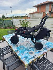 Passeggino triciclo richiudibile tipo trolley