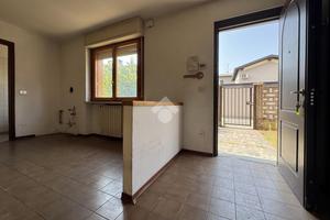 2 LOCALI A PORTALBERA